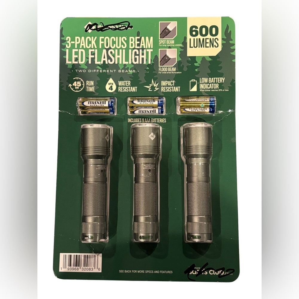 Member’s Mark 3-Pack Focus Beam LED Flashlight